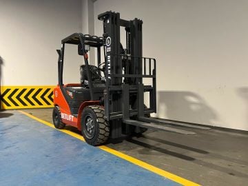 Betlift 3 Ton Euro 5 Motor Dizel 4,80 Mt Forklift