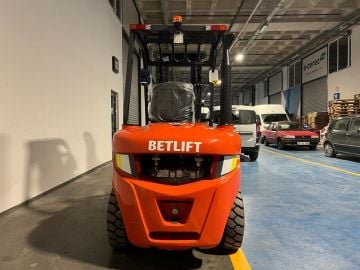 Betlift 3 Ton Euro 5 Motor Dizel 4,80 Mt Forklift