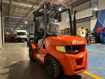 Betlift 3 Ton Euro 5 Motor Dizel 4,80 Mt Forklift